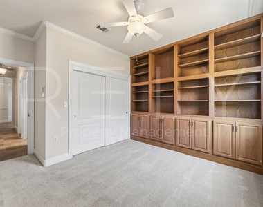 808 Armstrong Dr - Photo Thumbnail 25