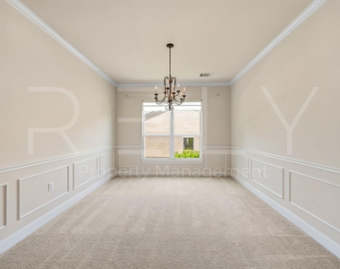 808 Armstrong Dr - Photo Thumbnail 14