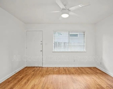 502 W 35th St - Photo Thumbnail 1