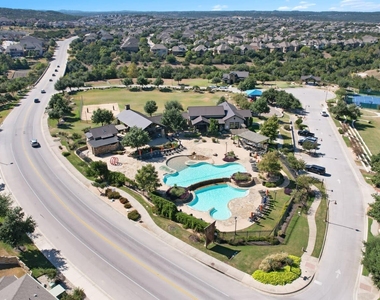17817 Limestone Spring Ln - Photo Thumbnail 14
