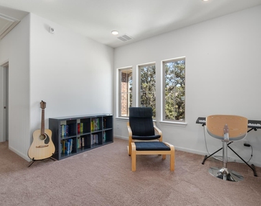 17817 Limestone Spring Ln - Photo Thumbnail 9