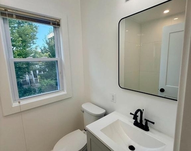 2920 8th Street Ne - Photo Thumbnail 11