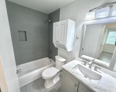 7303 Whispering Creek Cir - Photo Thumbnail 12