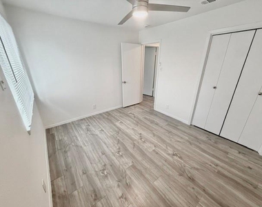 7303 Whispering Creek Cir - Photo Thumbnail 9