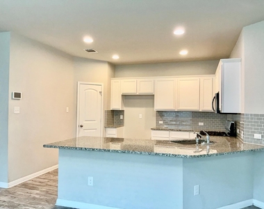 1522 Autumn Sage Way - Photo Thumbnail 7