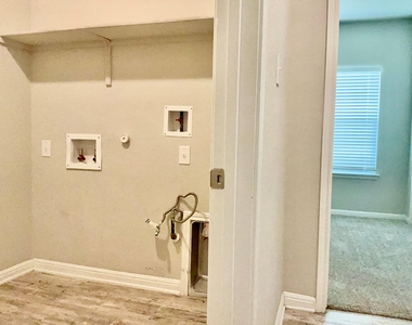 1522 Autumn Sage Way - Photo Thumbnail 22