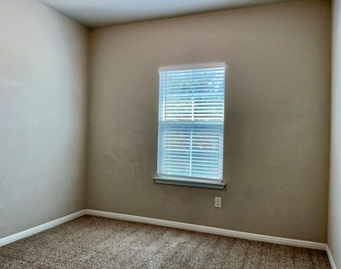 1522 Autumn Sage Way - Photo Thumbnail 15