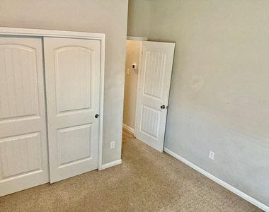 1522 Autumn Sage Way - Photo Thumbnail 19