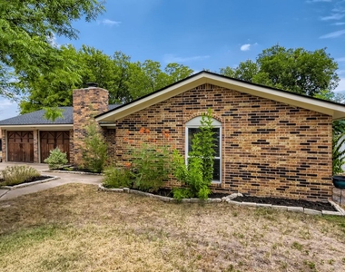 9639 Newfoundland Cir - Photo Thumbnail 3
