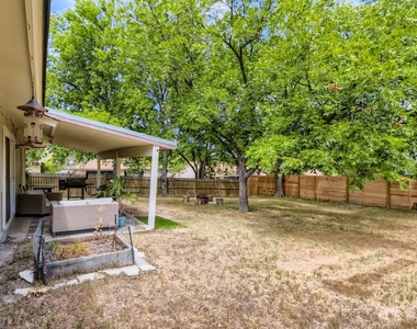 9639 Newfoundland Cir - Photo Thumbnail 26