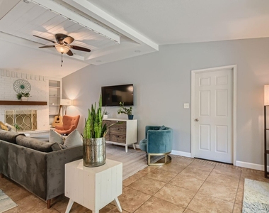 9639 Newfoundland Cir - Photo Thumbnail 9