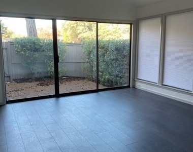 5813 Back Ct - Photo Thumbnail 1