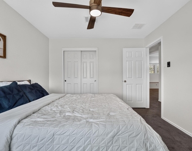 1703 Comfort Ln - Photo Thumbnail 20
