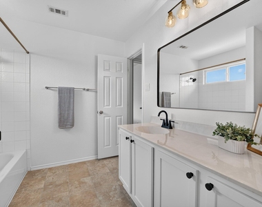 1703 Comfort Ln - Photo Thumbnail 24