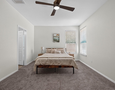 1703 Comfort Ln - Photo Thumbnail 17