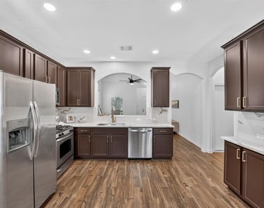 1703 Comfort Ln - Photo Thumbnail 6