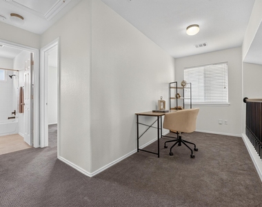 1703 Comfort Ln - Photo Thumbnail 13
