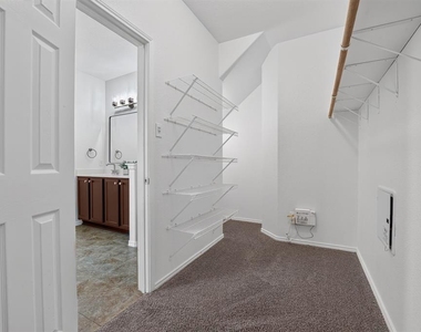 1703 Comfort Ln - Photo Thumbnail 23