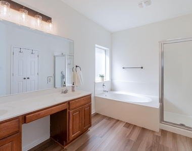 4004 Rocky Shore Ln - Photo Thumbnail 9