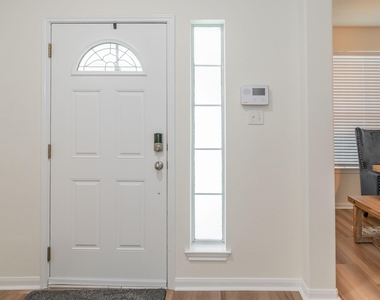 4004 Rocky Shore Ln - Photo Thumbnail 10
