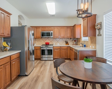 4004 Rocky Shore Ln - Photo Thumbnail 19