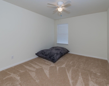 4004 Rocky Shore Ln - Photo Thumbnail 14