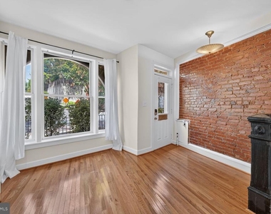 1702 Florida Avenue Nw - Photo Thumbnail 3
