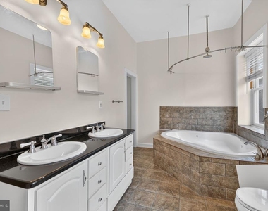 1702 Florida Avenue Nw - Photo Thumbnail 9