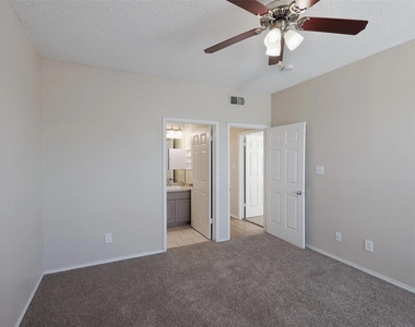 11908 Anderson Mill Rd - Photo Thumbnail 15