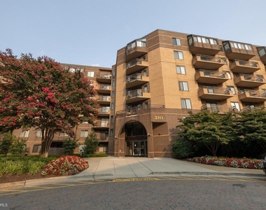 2111 Wisconsin Avenue Nw - Photo Thumbnail 1