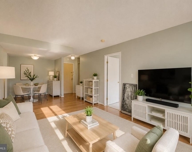 2111 Wisconsin Avenue Nw - Photo Thumbnail 6