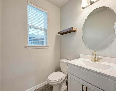 5408a Baythorne Dr - Photo Thumbnail 3