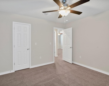 5412 Golden Canary Ln - Photo Thumbnail 16