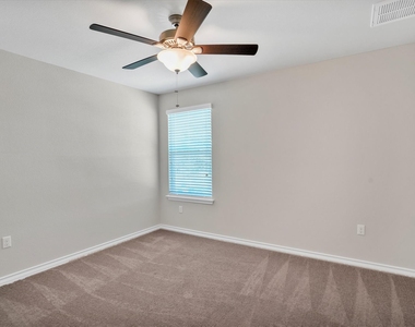 5412 Golden Canary Ln - Photo Thumbnail 18