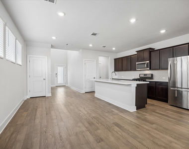 8503 Mckamy Dr - Photo Thumbnail 8