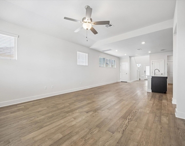 8503 Mckamy Dr - Photo Thumbnail 3
