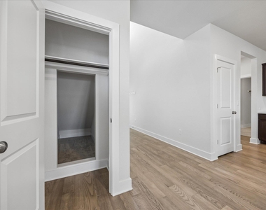 8503 Mckamy Dr - Photo Thumbnail 5
