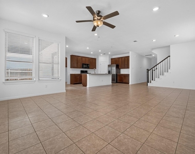 221 Sand Lily Ln - Photo Thumbnail 4