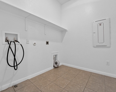 221 Sand Lily Ln - Photo Thumbnail 5