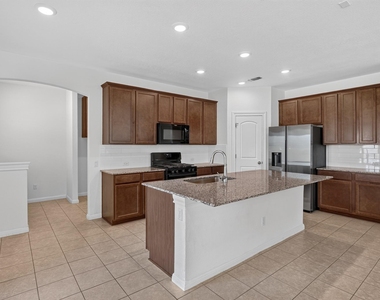 221 Sand Lily Ln - Photo Thumbnail 6