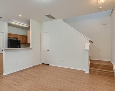 13913 Harris Ridge Blvd - Photo Thumbnail 4