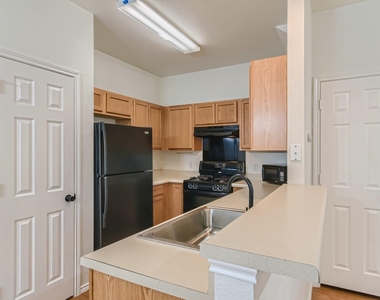 13913 Harris Ridge Blvd - Photo Thumbnail 7
