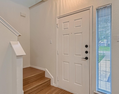 13913 Harris Ridge Blvd - Photo Thumbnail 2