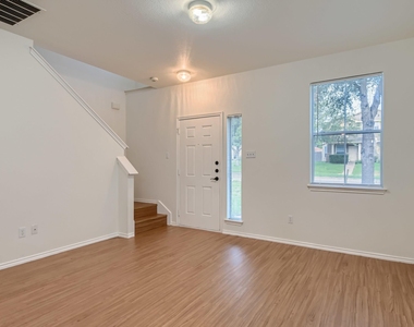 13913 Harris Ridge Blvd - Photo Thumbnail 3