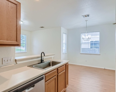 13913 Harris Ridge Blvd - Photo Thumbnail 9