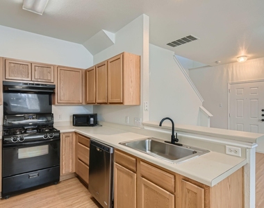13913 Harris Ridge Blvd - Photo Thumbnail 8