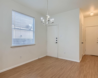 13913 Harris Ridge Blvd - Photo Thumbnail 5
