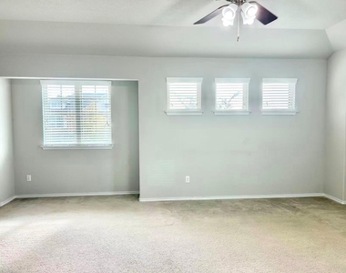 17612 Bridgefarmer Blvd - Photo Thumbnail 12