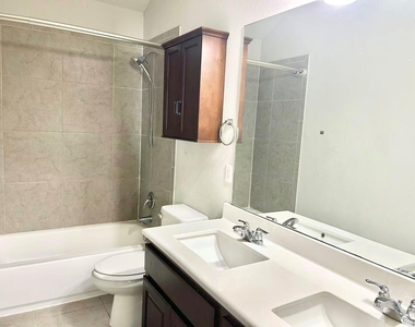 17612 Bridgefarmer Blvd - Photo Thumbnail 17