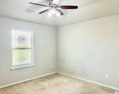 17612 Bridgefarmer Blvd - Photo Thumbnail 16